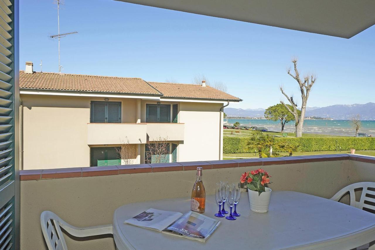 Il Porticciolo P1-12 By Wonderful Italy Διαμέρισμα Σιρμιόνε Εξωτερικό φωτογραφία